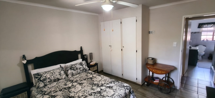 2 Bedroom Property for Sale in Geelhoutpark North West